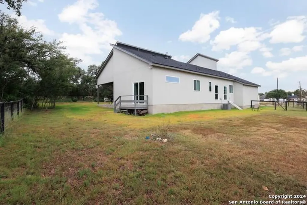 103 Hans Bell Blanco TX 78606
