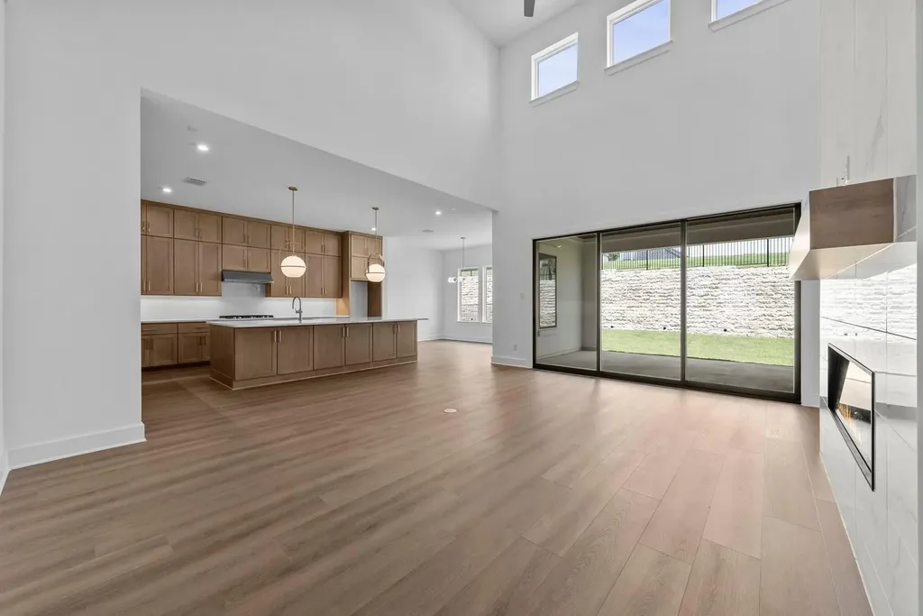5005 Colombo View Leander TX 78641