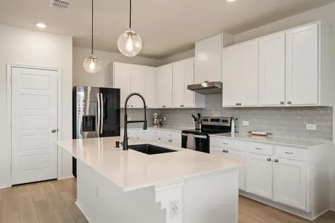 7805 House Finch Drive Austin TX 78744