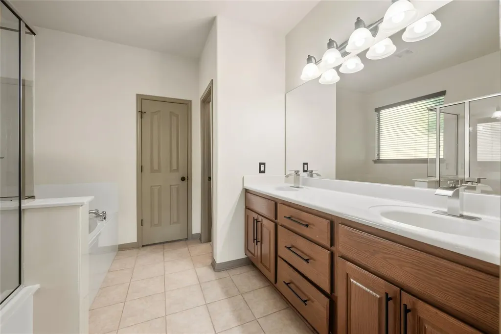8608 Alophia Drive Austin TX 78739
