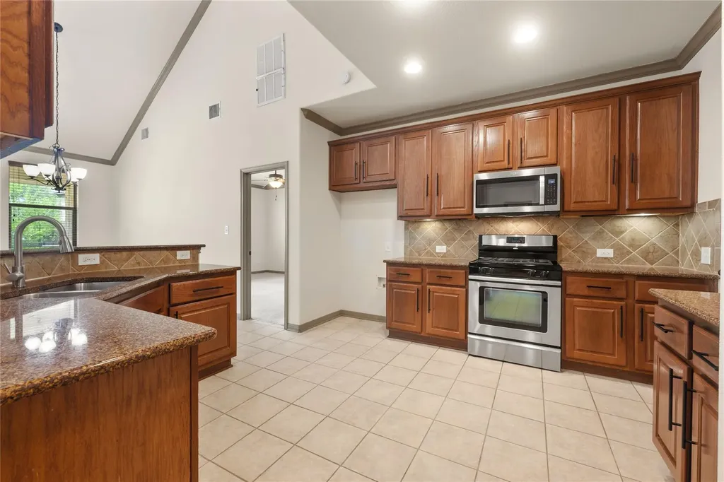 8608 Alophia Drive Austin TX 78739