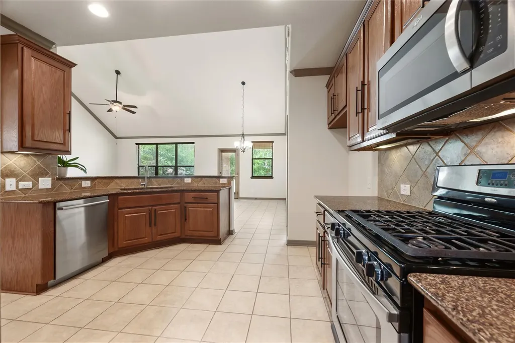 8608 Alophia Drive Austin TX 78739
