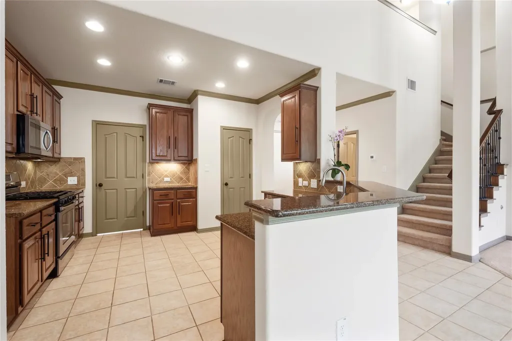 8608 Alophia Drive Austin TX 78739
