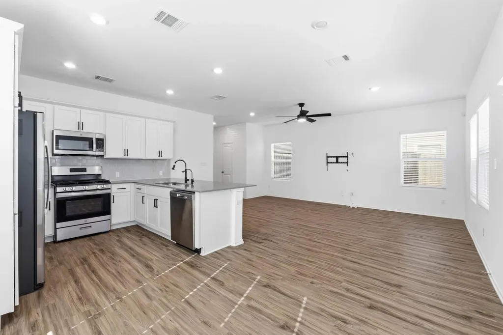 1613 Cobblecrest Lane Leander TX 78641