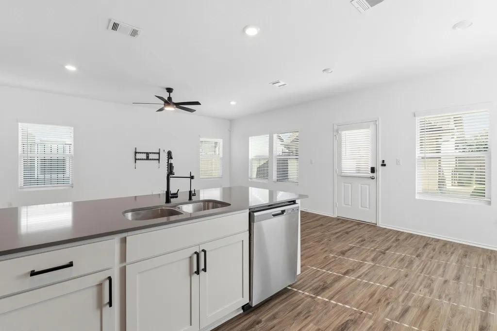 1613 Cobblecrest Lane Leander TX 78641