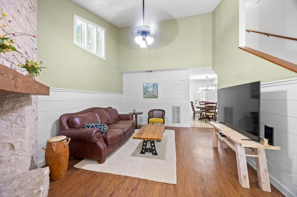 1910 Mirabeau Street Austin TX 78727