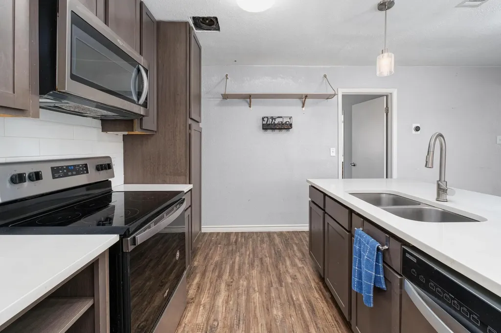 5006 Cape Verde Cove Austin TX 78744