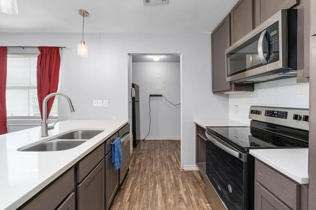 5006 Cape Verde Cove Austin TX 78744