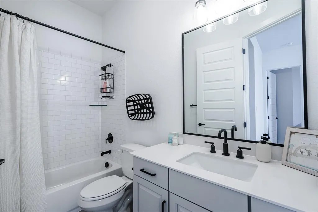 576 Sage Thrasher Circle Dripping Springs TX 78620