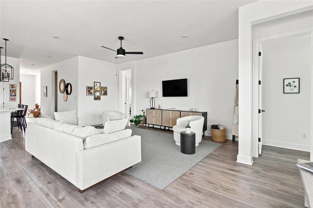 576 Sage Thrasher Circle Dripping Springs TX 78620