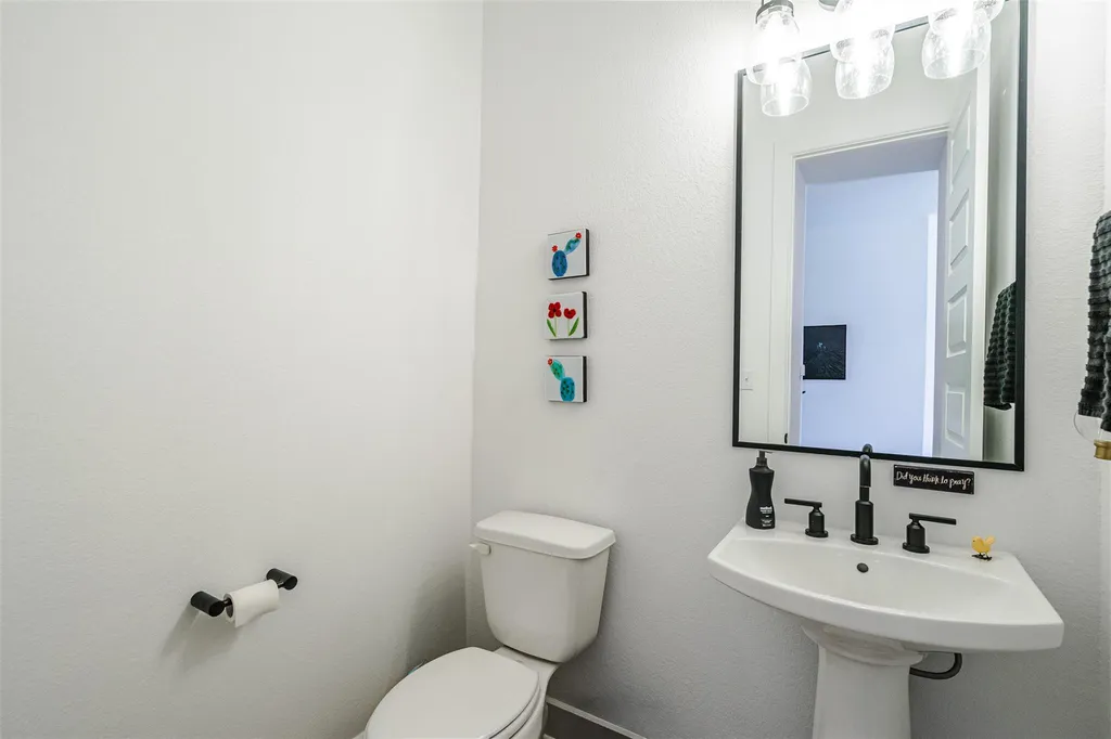 576 Sage Thrasher Circle Dripping Springs TX 78620