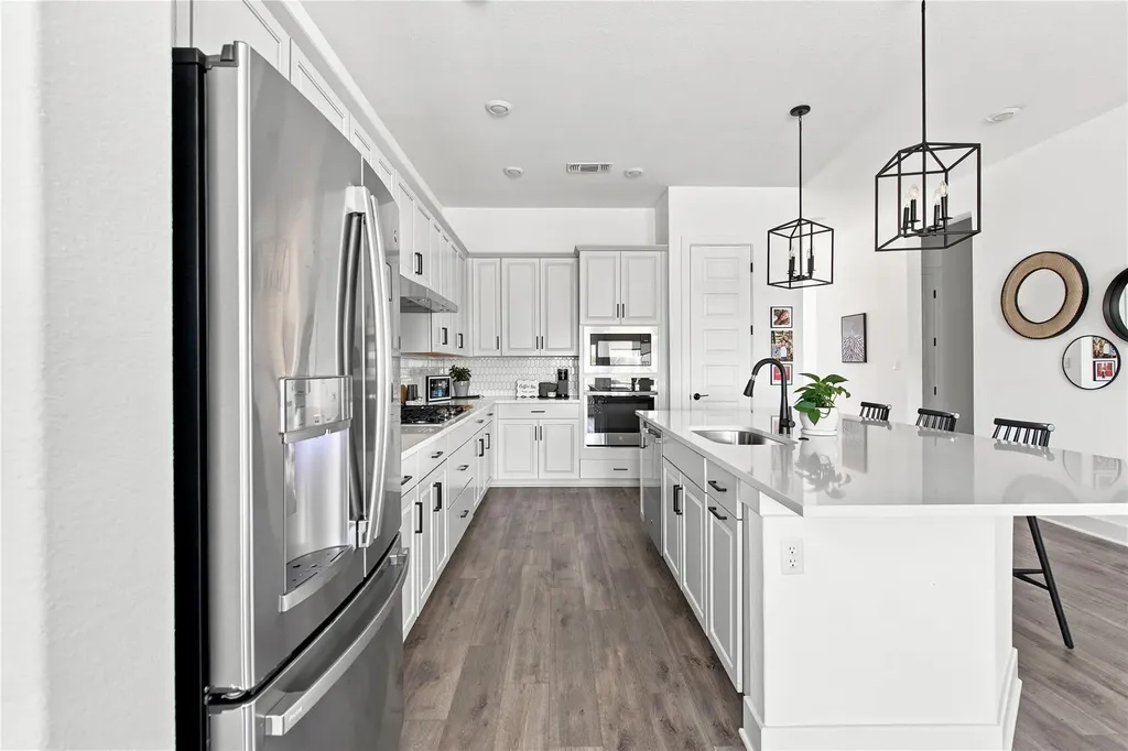 576 Sage Thrasher Circle Dripping Springs TX 78620