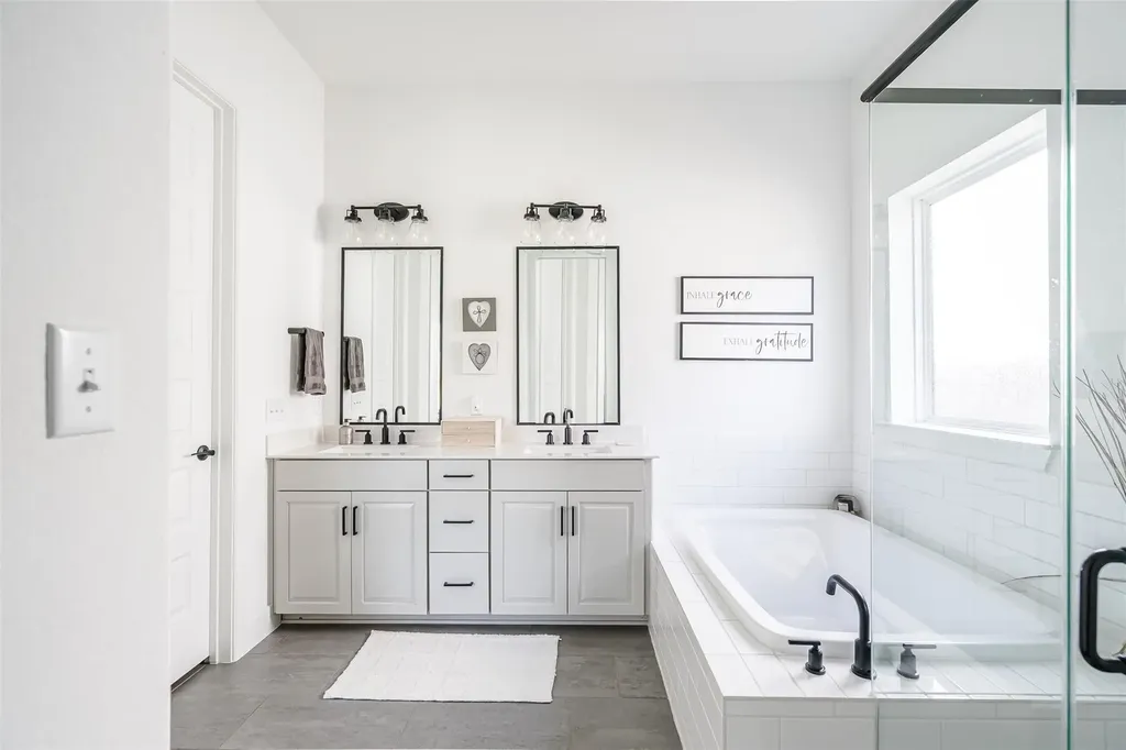 576 Sage Thrasher Circle Dripping Springs TX 78620