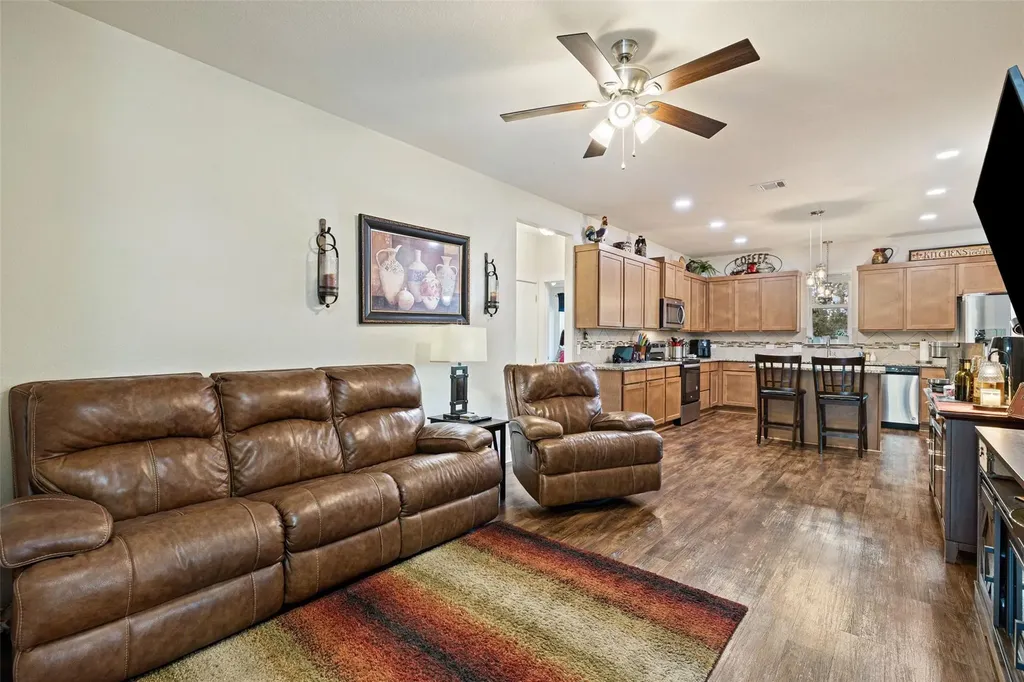 1625 Packsaddle Trail Kingsland TX 78639