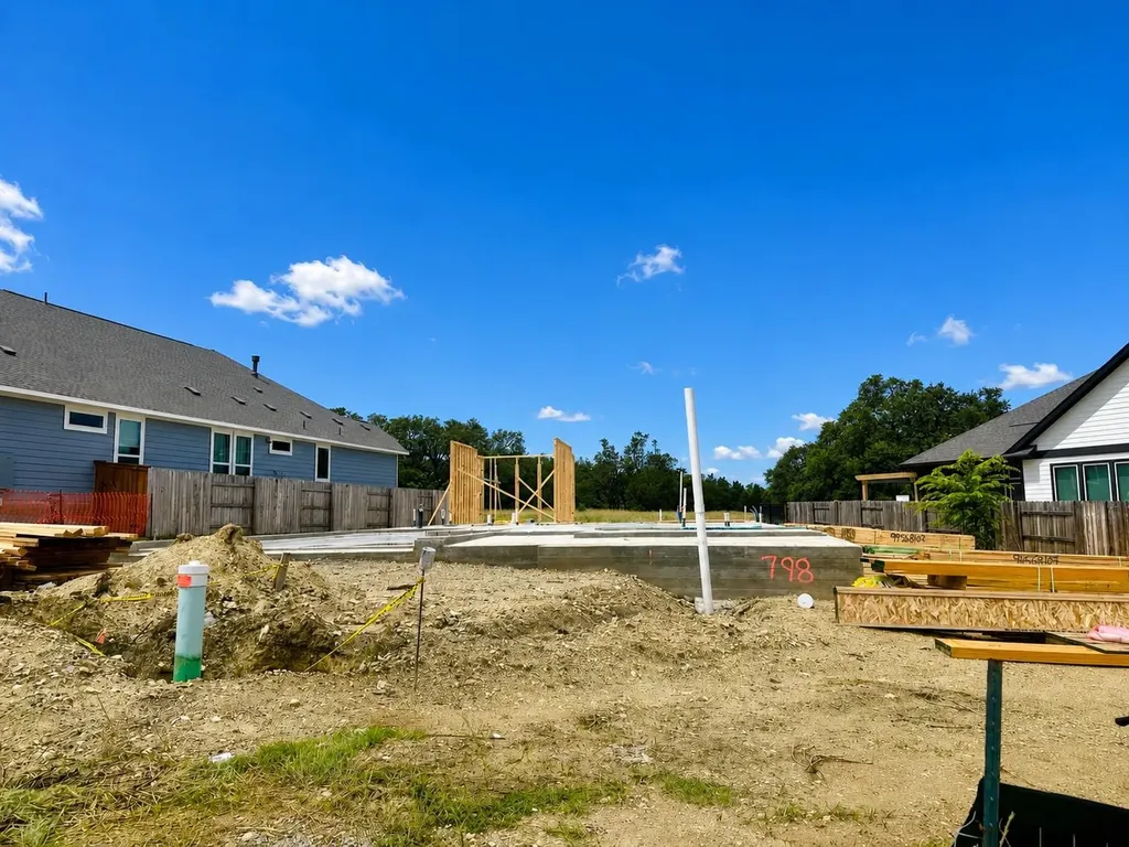 798 Sage Thrasher Circle Dripping Springs TX 78620