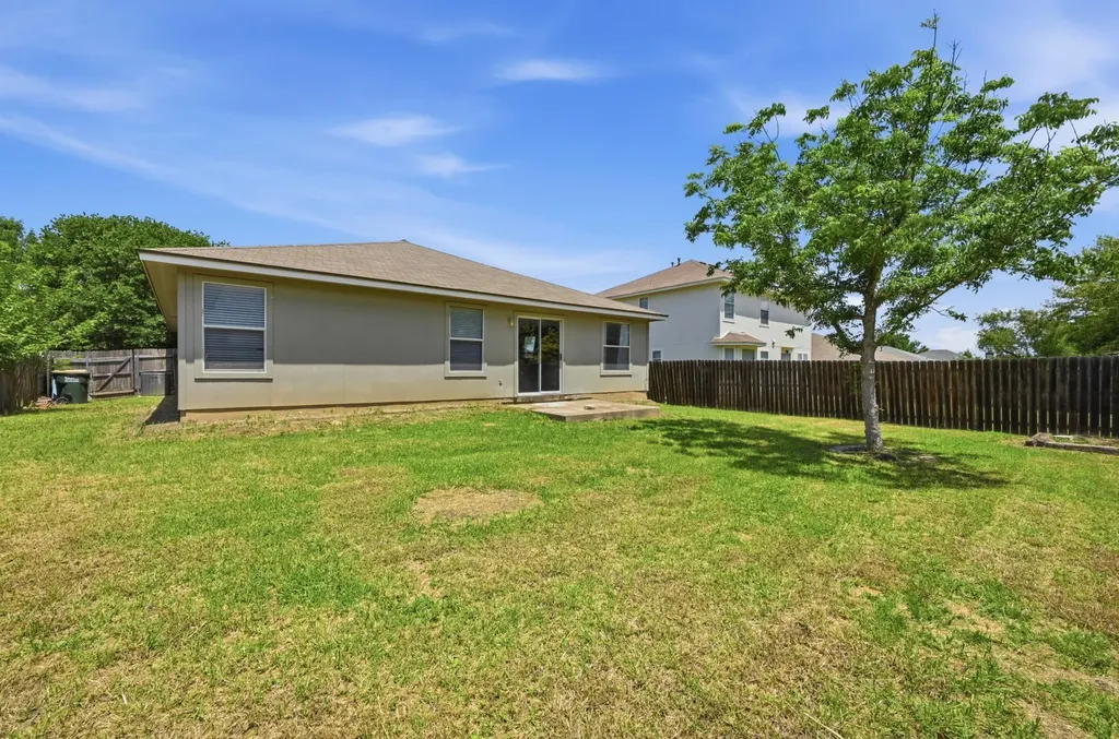 195 Musgrav Kyle TX 78640