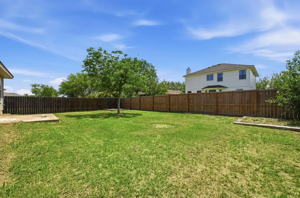 195 Musgrav Kyle TX 78640