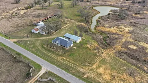 369 Young School House Road Smithville TX 78957
