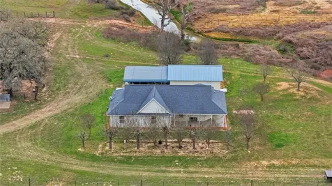 369 Young School House Road Smithville TX 78957