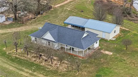 369 Young School House Road Smithville TX 78957