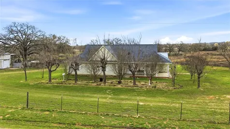 369 Young School House Road Smithville TX 78957