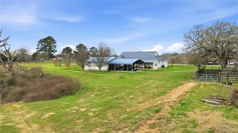 369 Young School House Road Smithville TX 78957