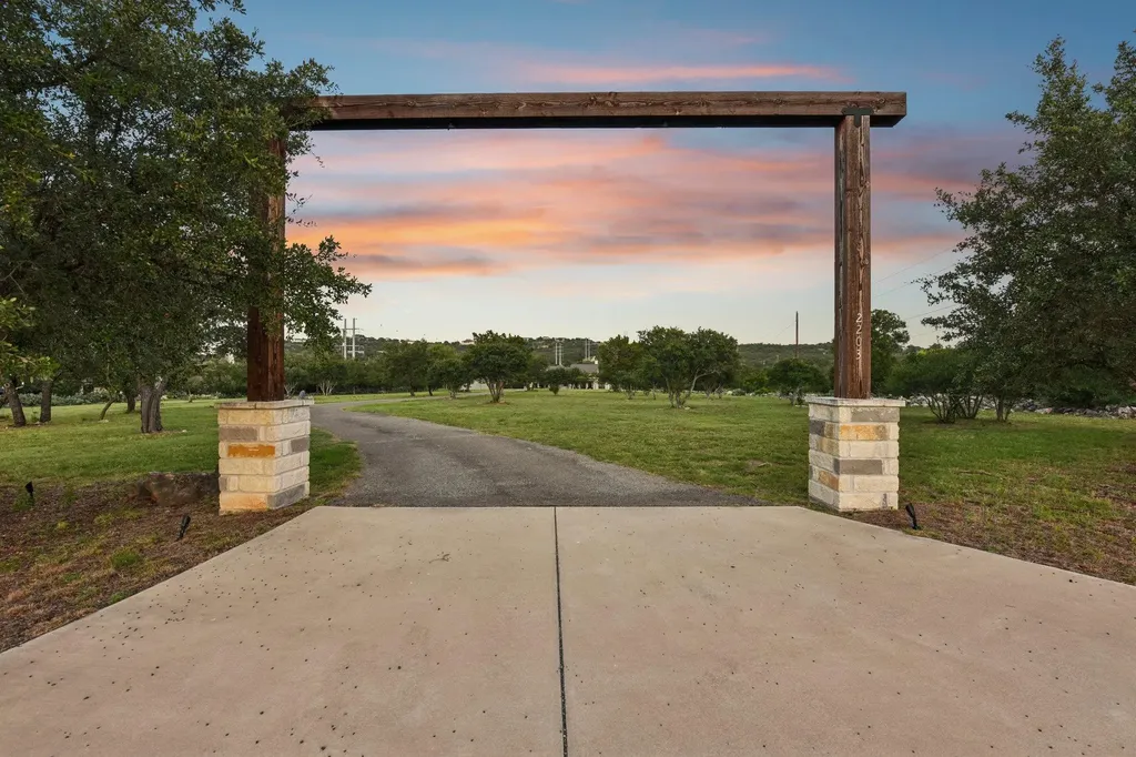 2203 Improver Road Spicewood TX 78669