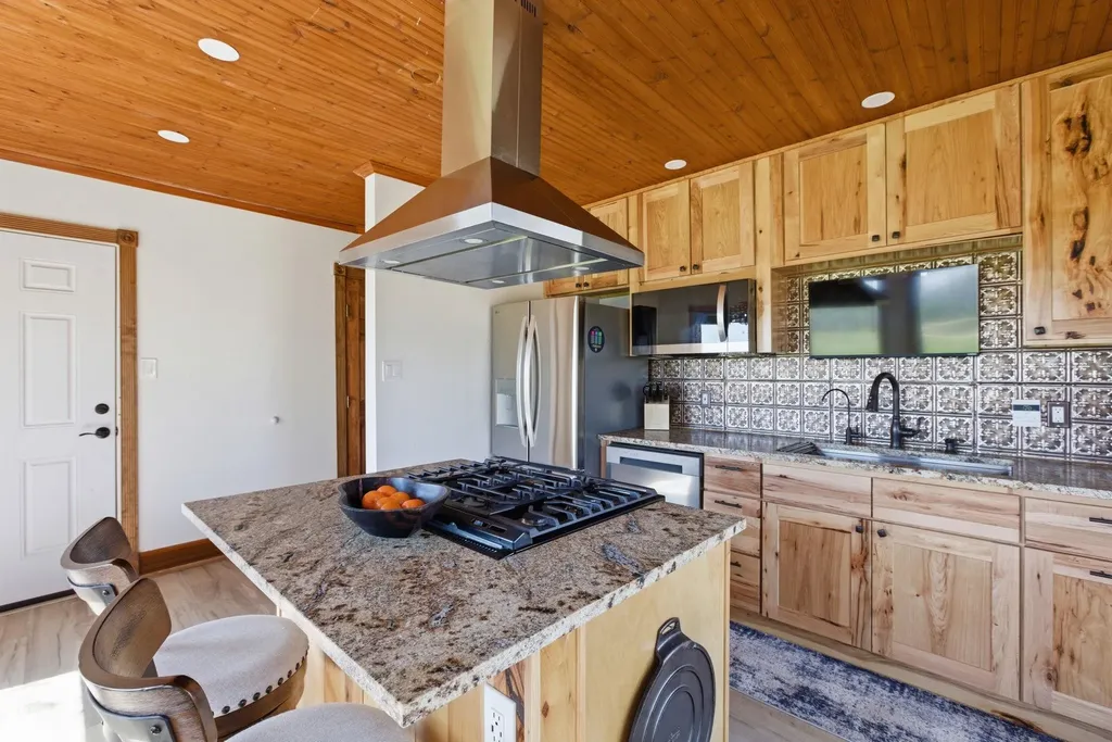 18335 Fm 86 Red Rock TX 78662