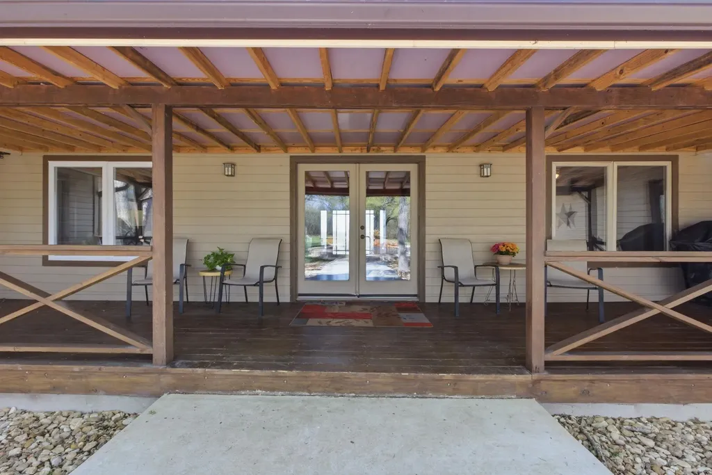 18335 Fm 86 Red Rock TX 78662