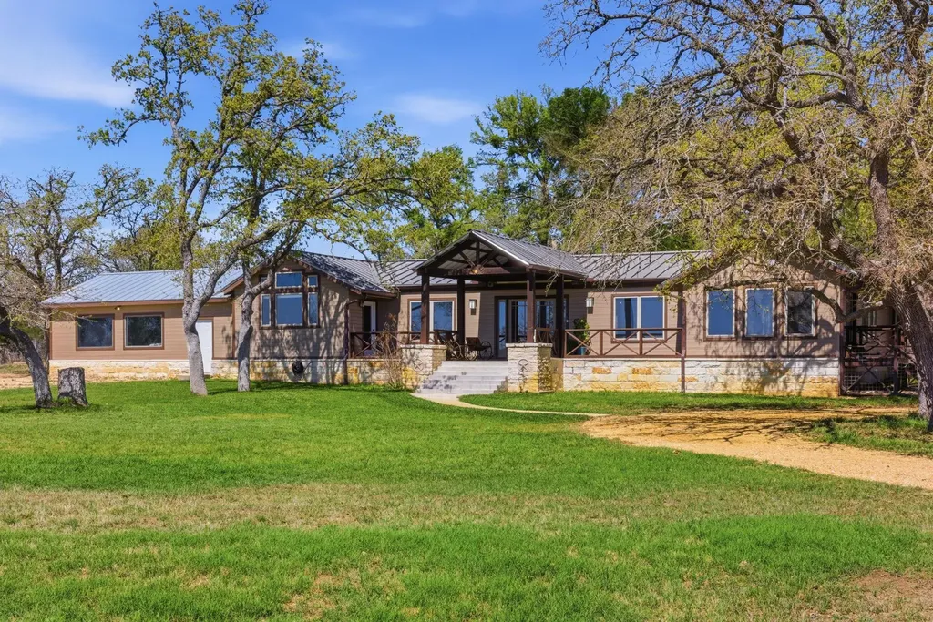 18335 Fm 86 Red Rock TX 78662