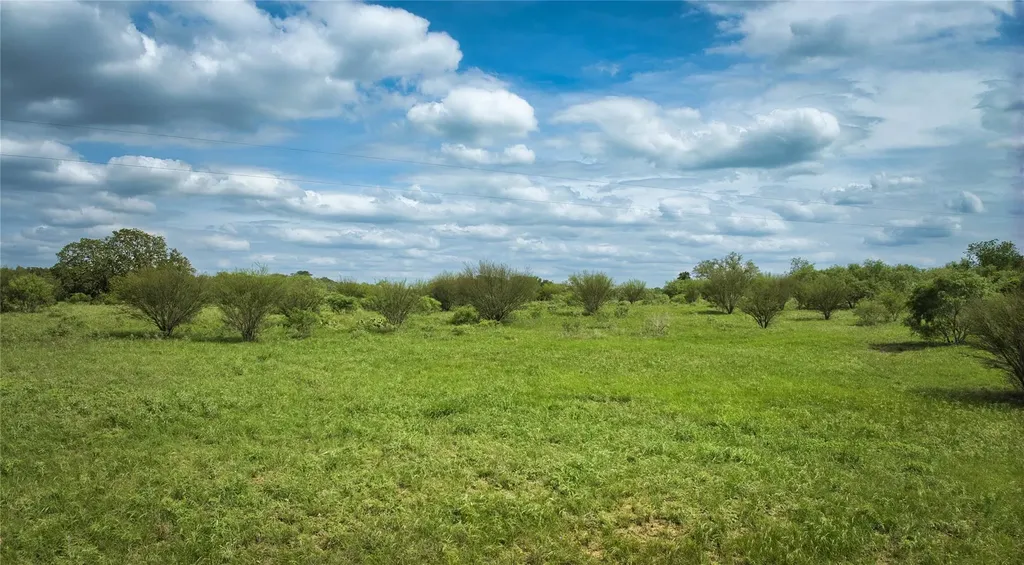 9296 Fm 713 Dale TX 78616