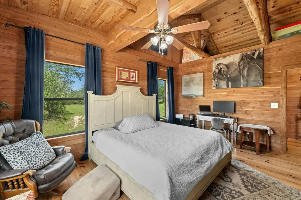 496 Middleton Road Spicewood TX 78669