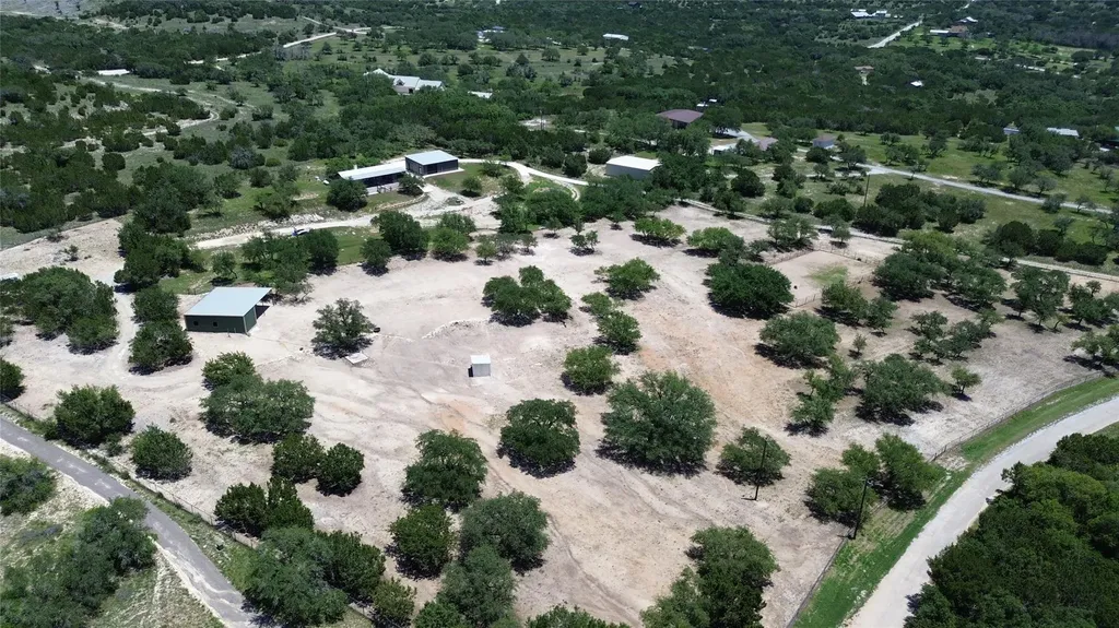 496 Middleton Road Spicewood TX 78669