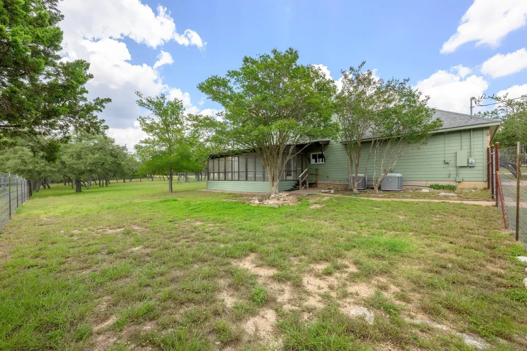 101 Pioneer Trail Dripping Springs TX 78620