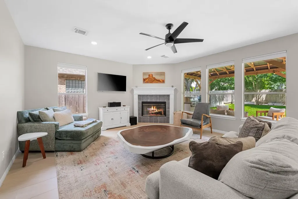 3401 Zebecca Creek Drive Austin TX 78732