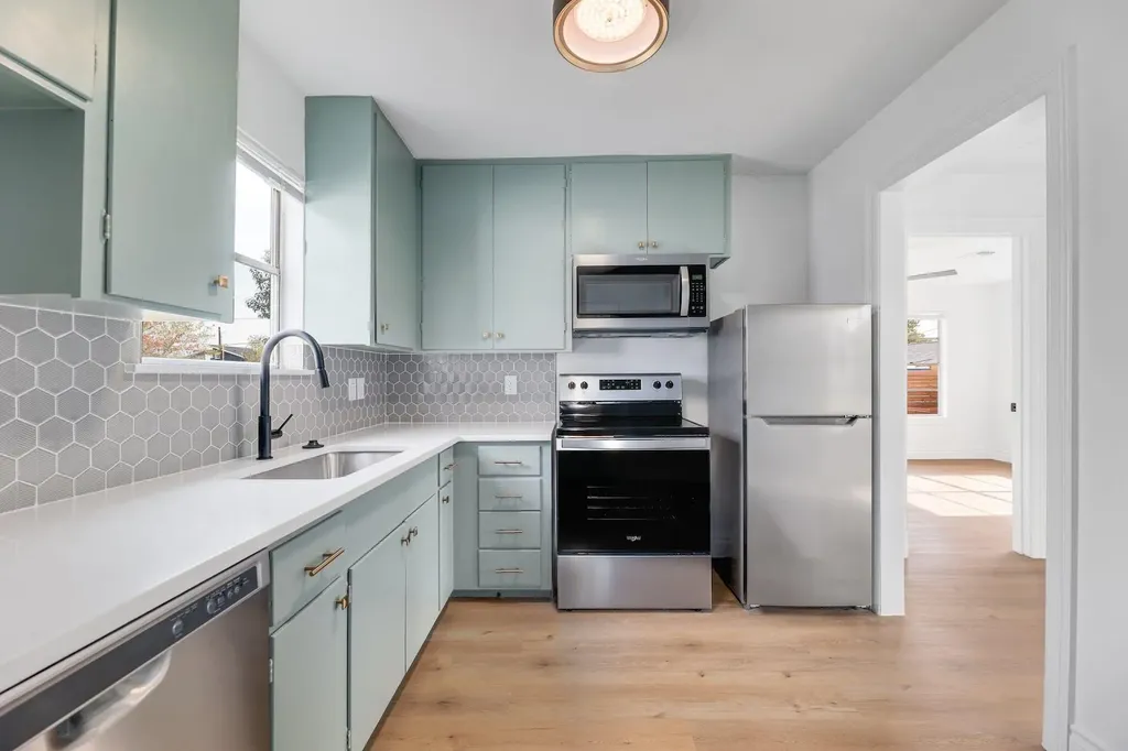 306 W Stassney Lane Austin TX 78745