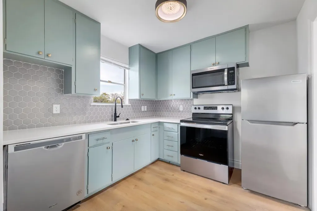 306 W Stassney Lane Austin TX 78745