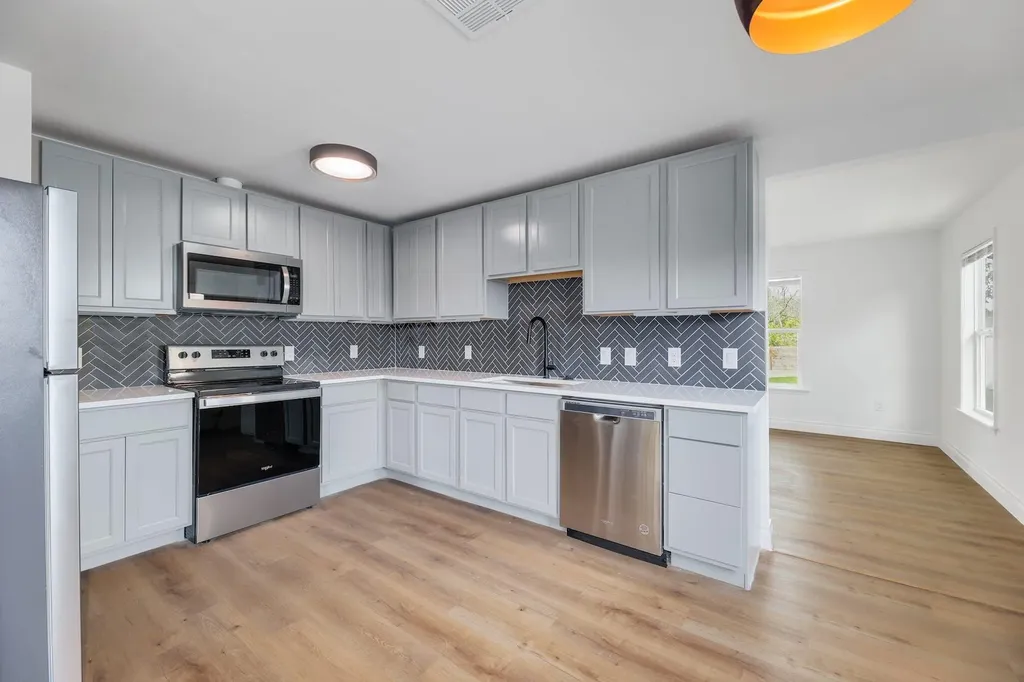 306 W Stassney Lane Austin TX 78745