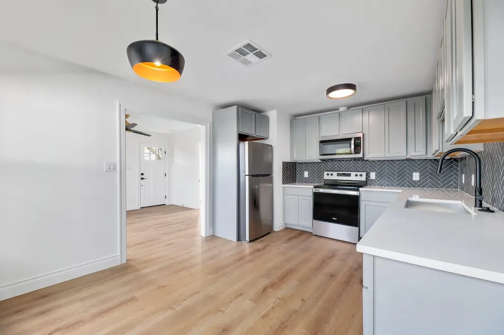 306 W Stassney Lane Austin TX 78745