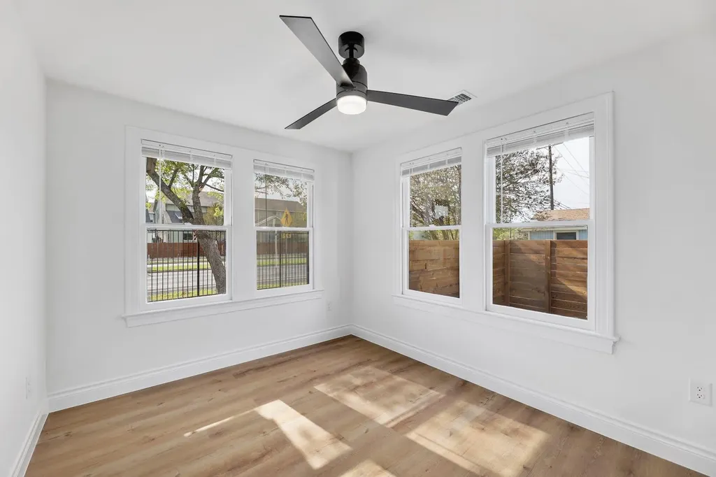 306 W Stassney Lane Austin TX 78745