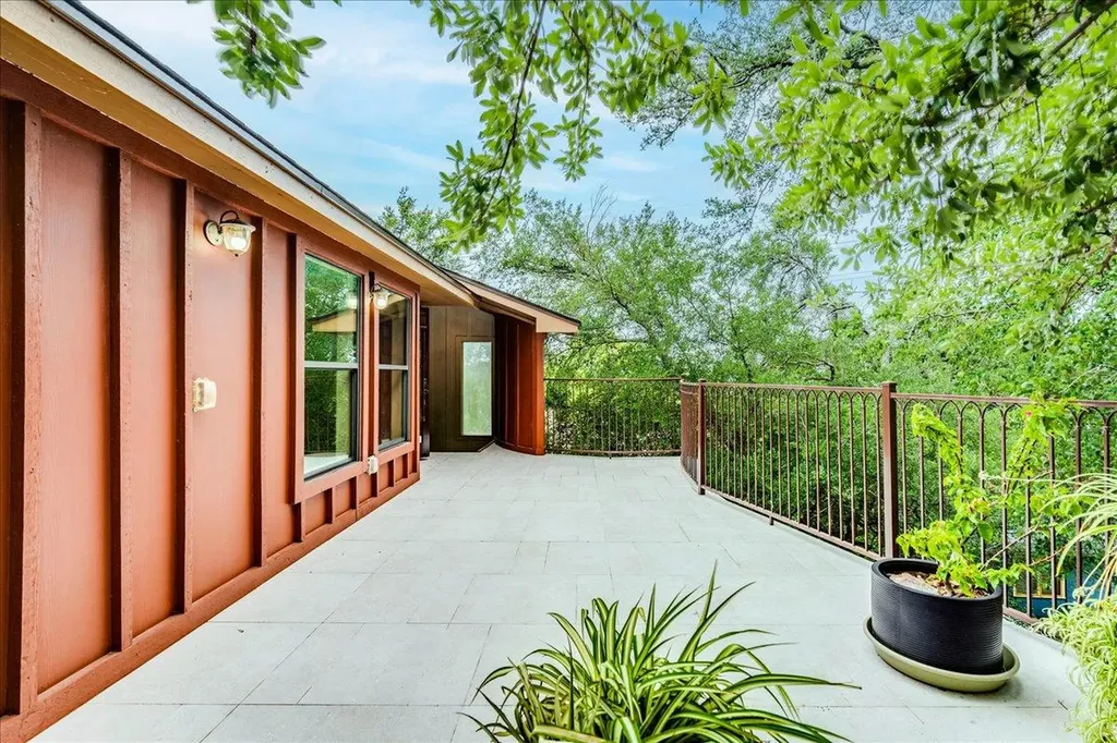 3012 S 4th Street Austin TX 78704