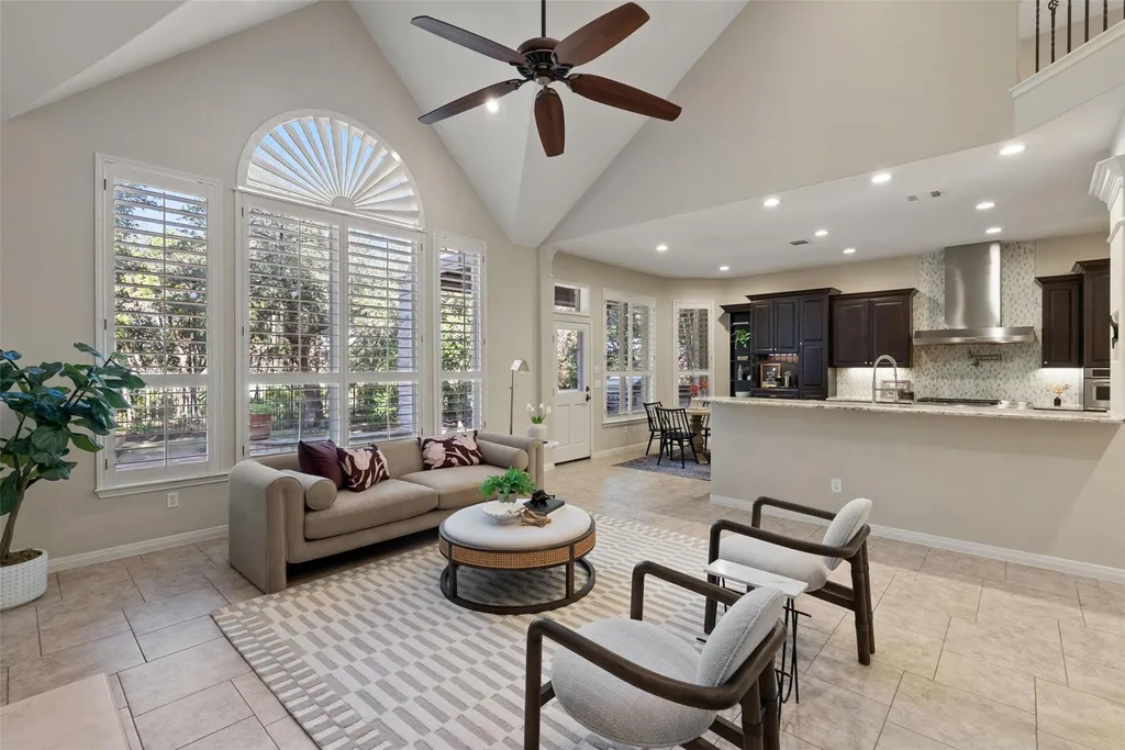 8215 Dark Ridge Cove Austin TX 78737