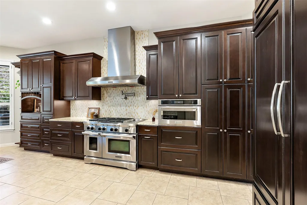 8215 Dark Ridge Cove Austin TX 78737