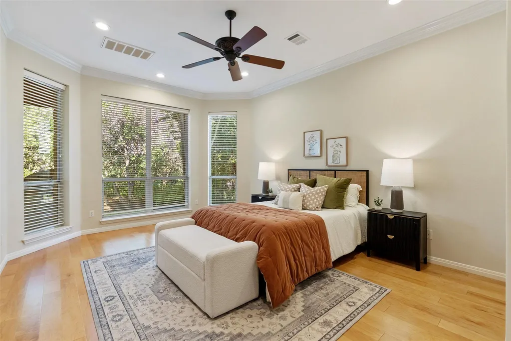 8215 Dark Ridge Cove Austin TX 78737