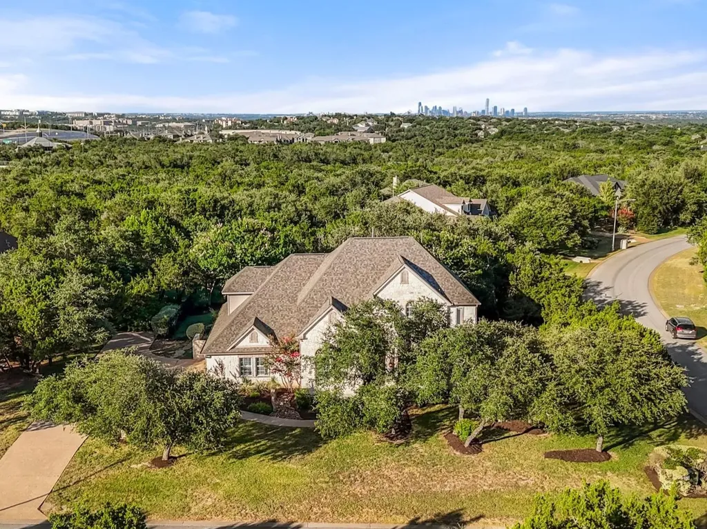 8215 Dark Ridge Cove Austin TX 78737