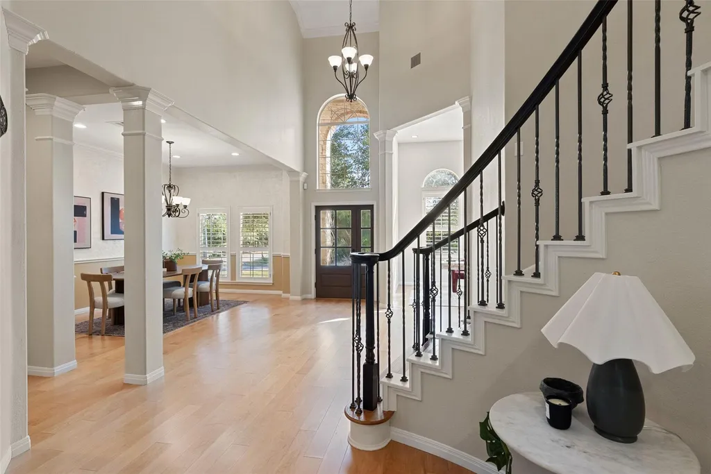 8215 Dark Ridge Cove Austin TX 78737