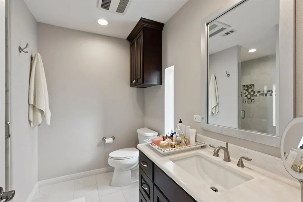 8215 Dark Ridge Cove Austin TX 78737