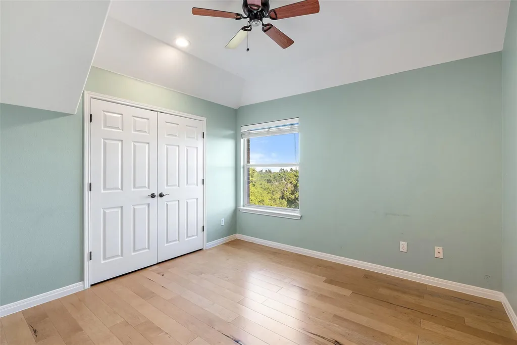 8215 Dark Ridge Cove Austin TX 78737