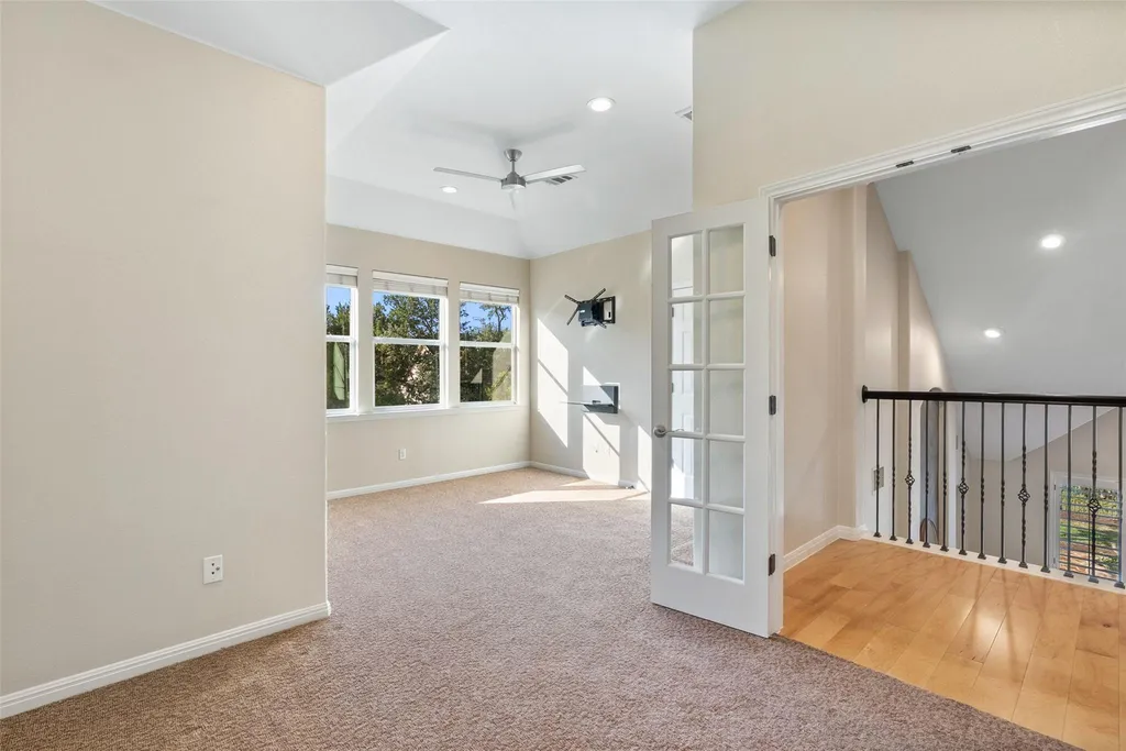 8215 Dark Ridge Cove Austin TX 78737