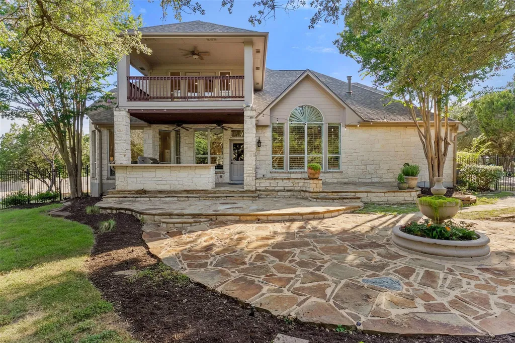 8215 Dark Ridge Cove Austin TX 78737